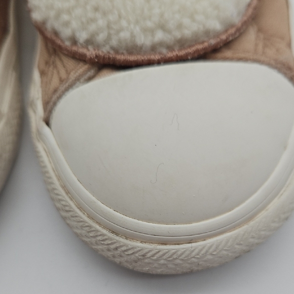 Adorable Sherpa Bear Face Kids Sneakers in Tan and White Velcro - Picture 3 of 15